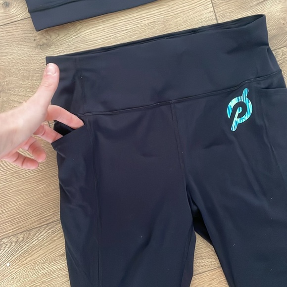 Peloton Bundle EUC both size Large - Picture 3 of 8